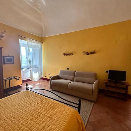 Palazzo Verone Scala Bagian luar foto