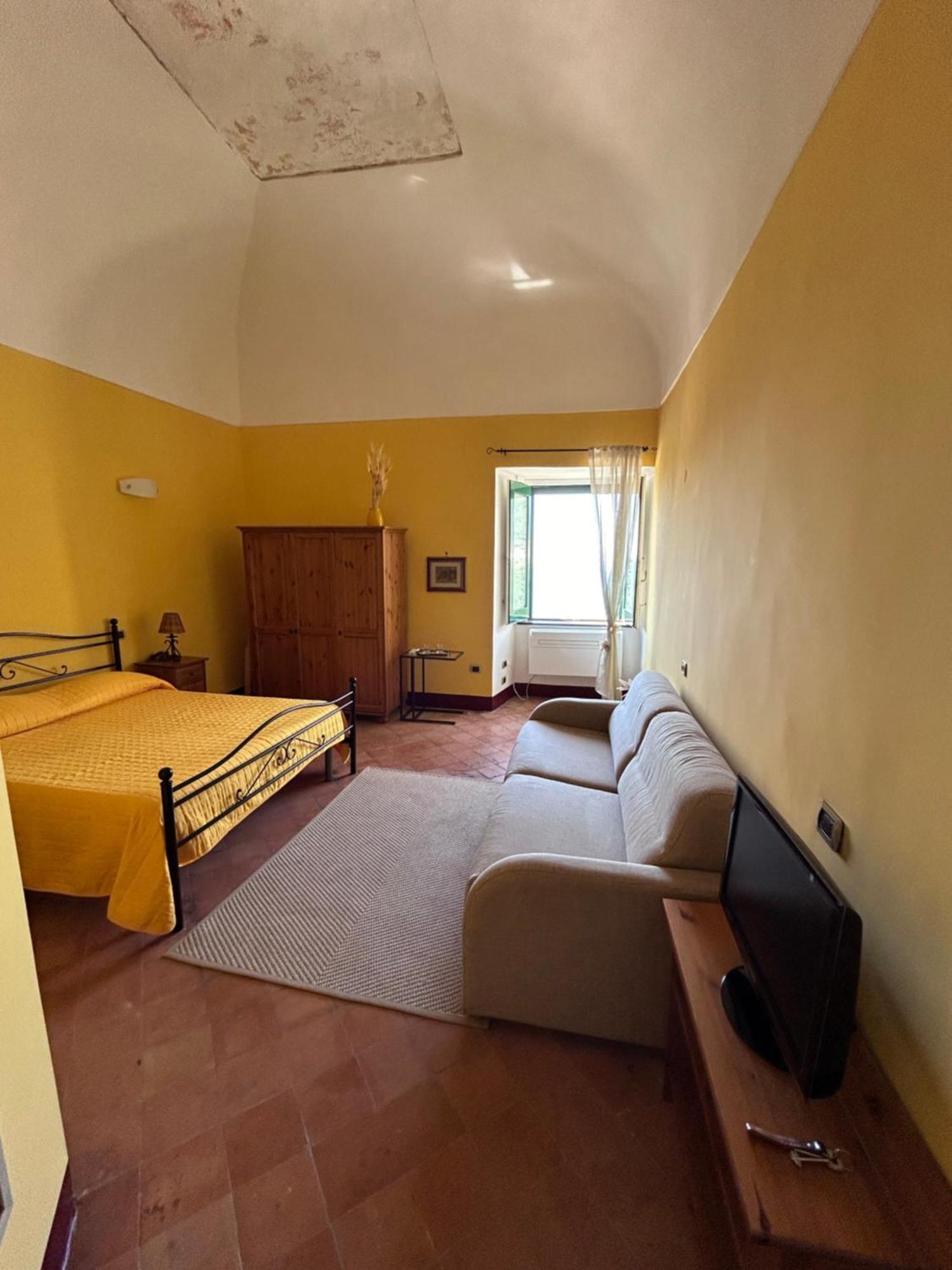 Palazzo Verone Scala Bagian luar foto