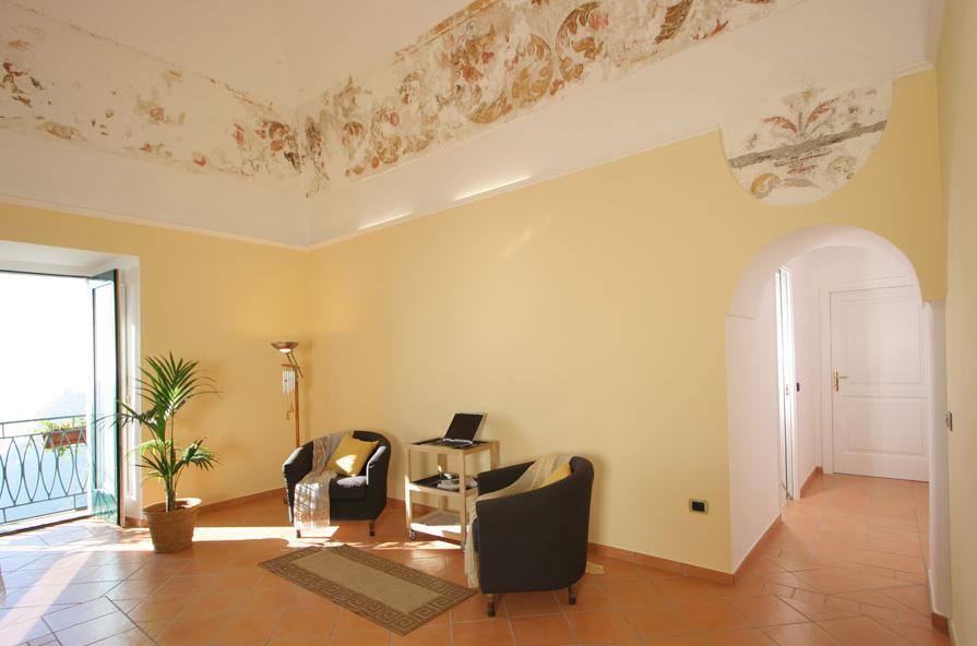 Palazzo Verone Scala Bagian luar foto